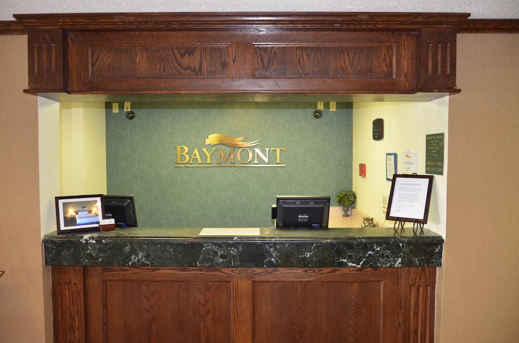 Baymont By Wyndham Davenport Hotel Exterior photo